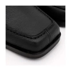 Kiski - Mocasin De Piel Con Tacon Ancho Y Adorno Metalico