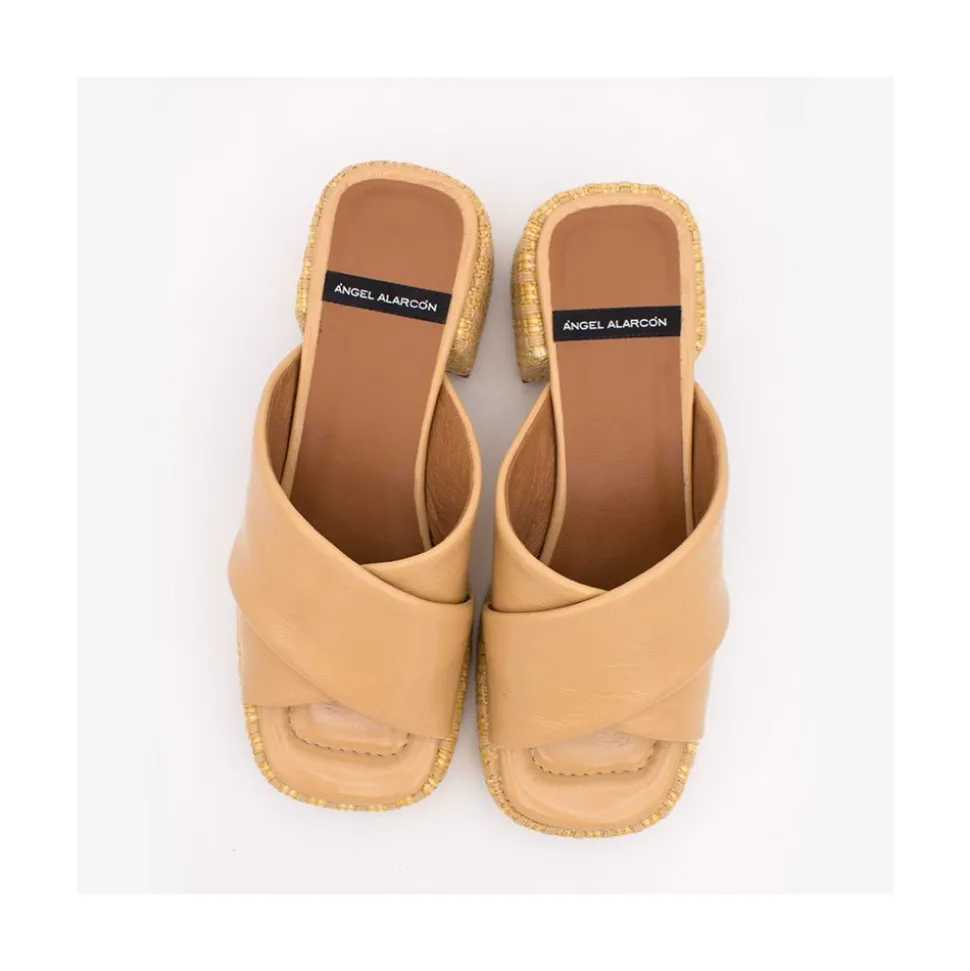 Muses - Mule De Piel Con Pala Cruzada Con Tacon Ancho Y Plataforma De Rafia