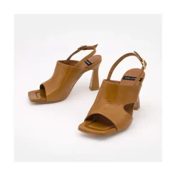 Newton - Sandalia Comoda De Tacon