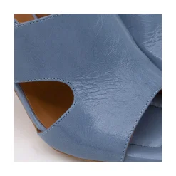 Newton - Sandalia Comoda De Tacon