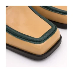 Peggy - Mocasin De Piel Brillante Duotono Con Tacon Ancho